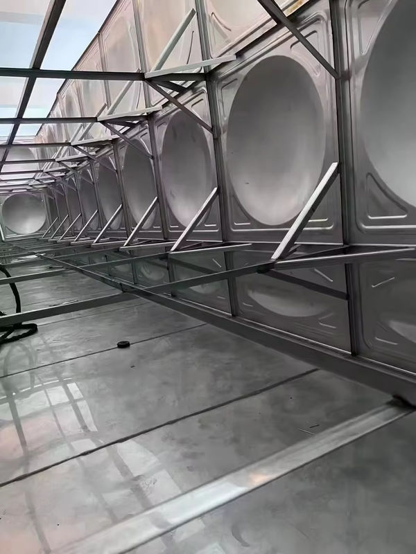 Réservoir de stockage d'eau en acier inoxydable de qualité alimentaire Panneau pressé à chaud