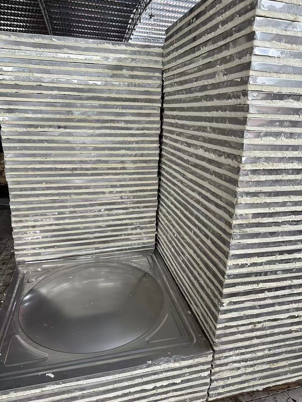 Çiftlik için sıcak daldırılmış galvanizli çelik depolama tankı Bölümsel yalıtımlı depolama paneli su tankı
