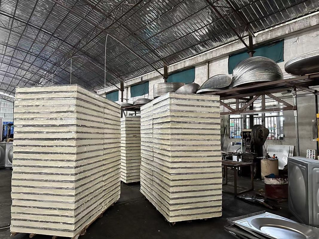 Çiftlik için sıcak daldırılmış galvanizli çelik depolama tankı Bölümsel yalıtımlı depolama paneli su tankı